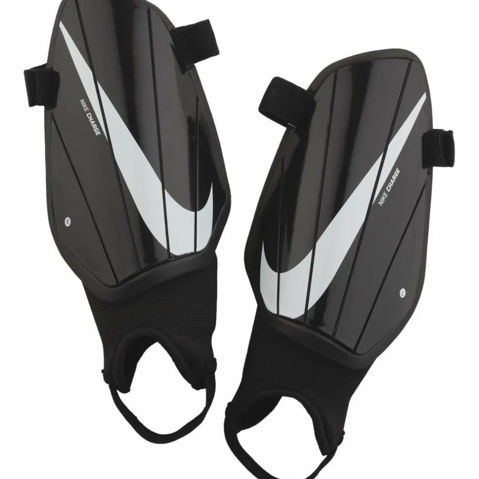 Nike Charge scheenbeschermers black white